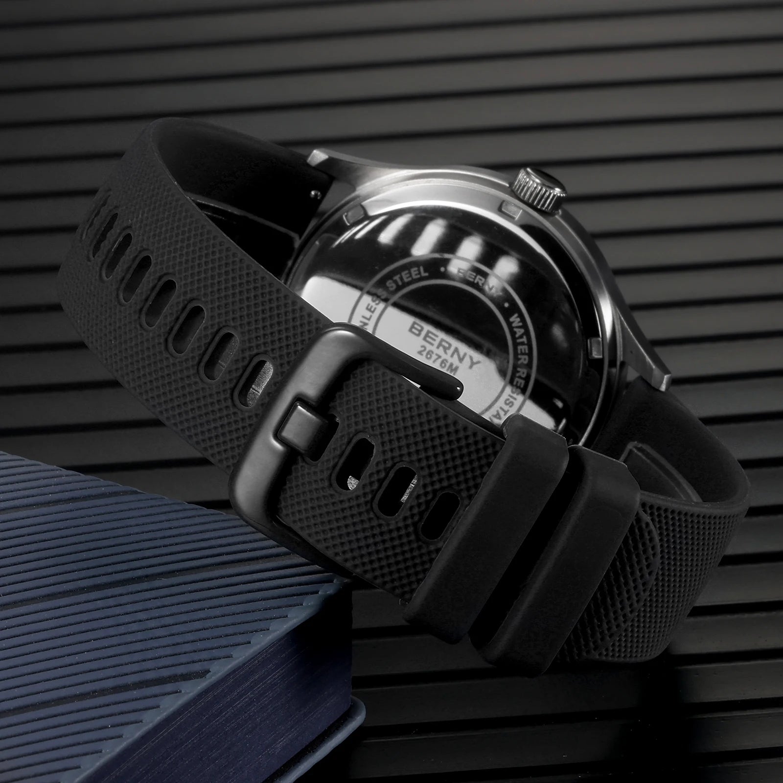 Elegant Luminous Women's Wristwatch